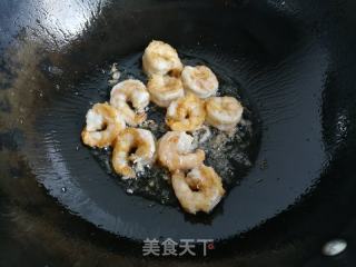 西兰花虾仁木耳烧豆腐的做法步骤：3