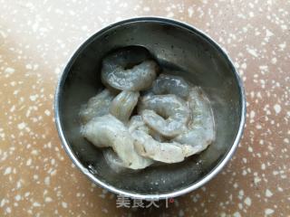 西兰花虾仁木耳烧豆腐的做法步骤：1