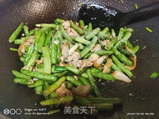 五花肉炒四季豆的做法步骤：6