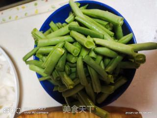 五花肉炒四季豆的做法步骤：2
