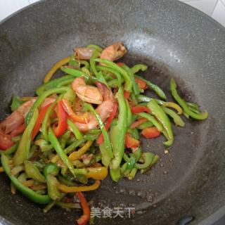 彩椒炒对虾的做法步骤：10