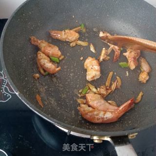 彩椒炒对虾的做法步骤：8