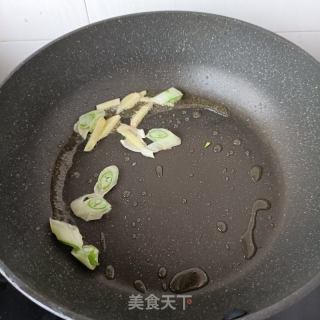 彩椒炒对虾的做法步骤：6