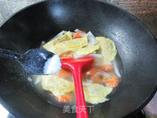虾干蛋饺萝卜汤的做法步骤：9