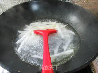 虾干蛋饺萝卜汤的做法步骤：6