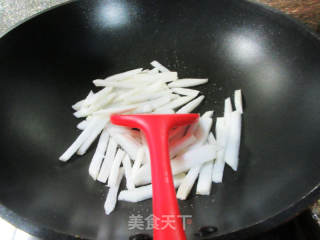 虾干蛋饺萝卜汤的做法步骤：5