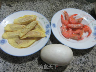 虾干蛋饺萝卜汤的做法步骤：1