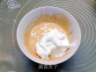 无油低糖芝麻酱戚风蛋糕的做法步骤：8