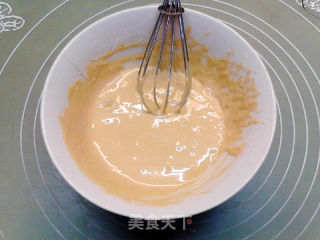 无油低糖芝麻酱戚风蛋糕的做法步骤：5