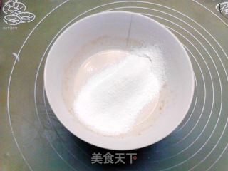 无油低糖芝麻酱戚风蛋糕的做法步骤：3