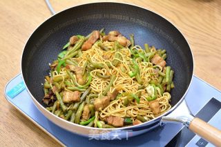 五花肉豆角焖面的做法步骤：12