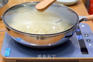 五花肉豆角焖面的做法步骤：11
