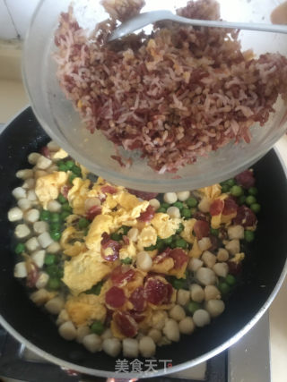腊肠蛋炒饭的做法步骤：10