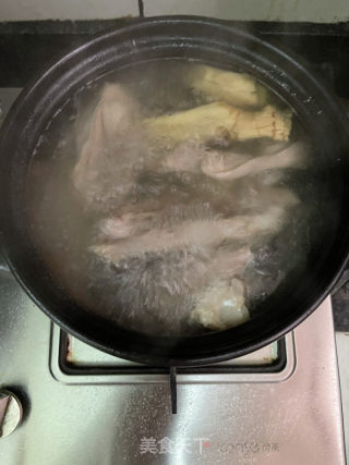 白萝卜羊排汤的做法步骤：6