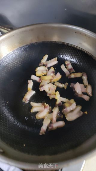 蓠蒿炒腊肉的做法步骤：4