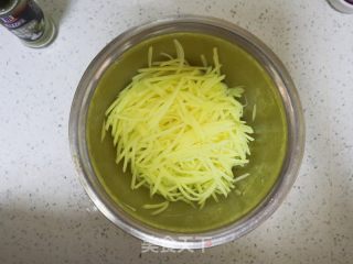 椒麻土豆丝❗️零食小吃的做法步骤：2