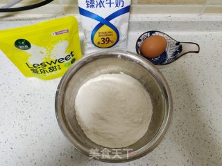 蛋奶开花馒头的做法步骤：1