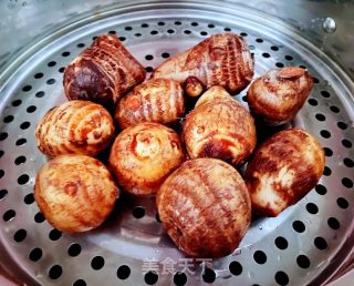 南瓜芋头香菇炖牛肉的做法步骤：1
