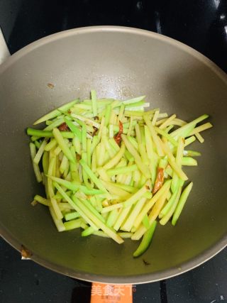 炒白萝卜的做法步骤：5