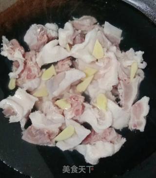 板栗玉米烧鸭的做法步骤：2