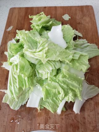 白菜炖豆腐的做法步骤：2