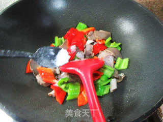 鹅胗炒双椒的做法步骤：7