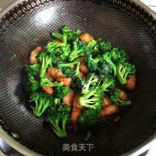 西兰花炒肉的做法步骤：6
