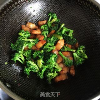 西兰花炒肉的做法步骤：5