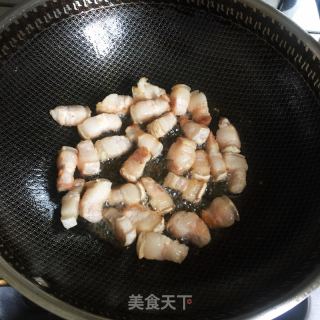 西兰花炒肉的做法步骤：1
