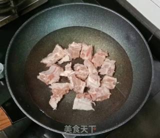 玉米萝卜排骨汤的做法步骤：2