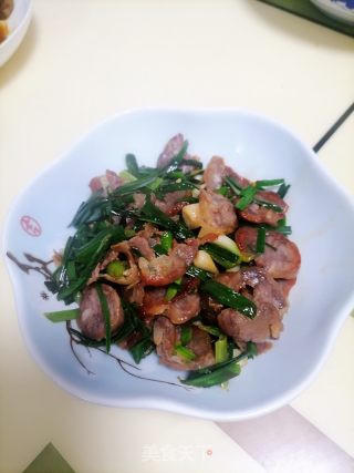 蒜苗炒腊肠的做法步骤：6