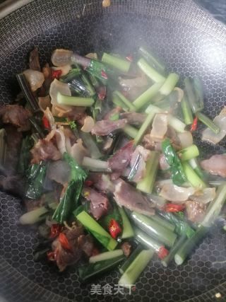 红菜苔炒腊肉的做法步骤：5