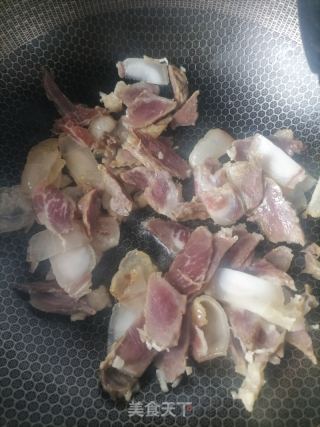 红菜苔炒腊肉的做法步骤：3