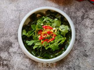 香菜拌小海带的做法步骤：6