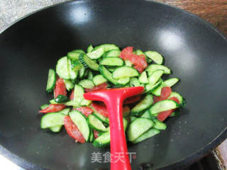 香肠炒青瓜的做法步骤：6