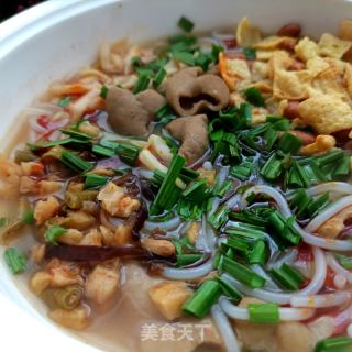 肥肠螺蛳粉的做法步骤：15