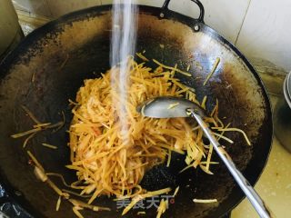 酸菜炒土豆丝的做法步骤：8