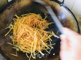 酸菜炒土豆丝的做法步骤：6