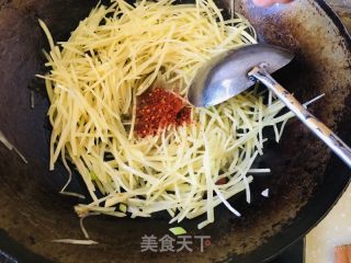 酸菜炒土豆丝的做法步骤：5