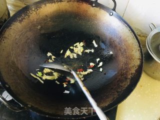 酸菜炒土豆丝的做法步骤：3