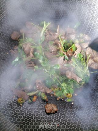 小炒牛肉的做法步骤：3