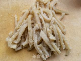 蒜苗炒羊肚的做法步骤：1