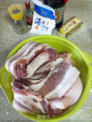 自制腊肉的做法步骤：1