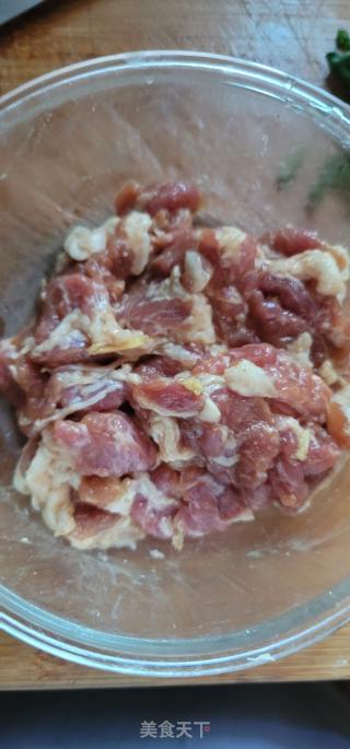 肉片杞子汤的做法步骤：2
