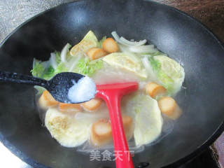 干贝烧蛋饺大白菜煮铁棍山药粉条的做法步骤：8