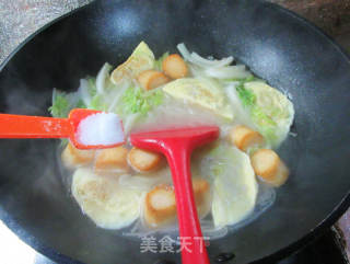 干贝烧蛋饺大白菜煮铁棍山药粉条的做法步骤：7