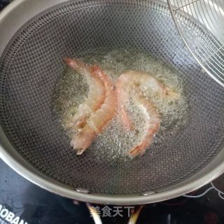 干锅肥肠虾的做法步骤：10