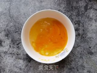 荷兰黄瓜炒鸡蛋的做法步骤：1