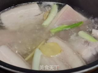 烧肉扣碗的做法步骤：1