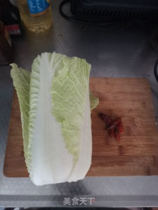 清炒白菜的做法步骤：1